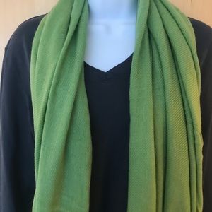 100% Cashmere scarf spring green Nepal